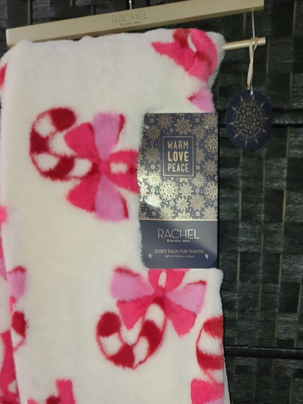 NWT Rachel Rachel Roy Candy Cane Bow Christmas Oversized Faux Fur Throw Blanket